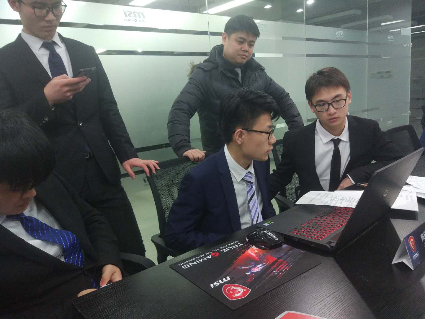 赛前讨论.jpg