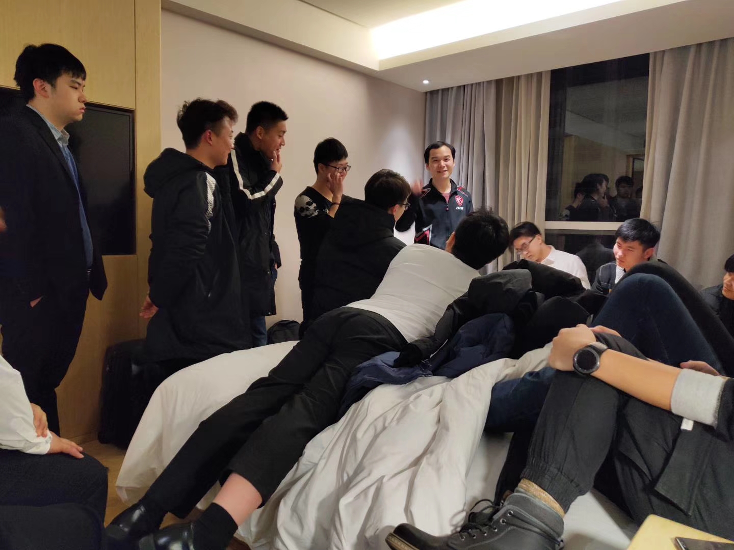 夜话.jpg
